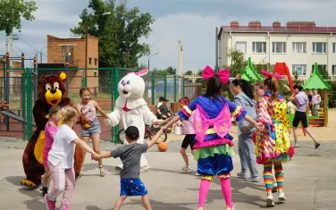 В станице Усть-Быстрянской появилась современная игровая зона