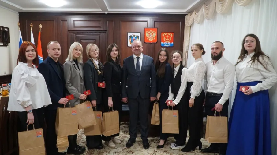 В Молодежной администрации Усть-Донецкого района обновился состав