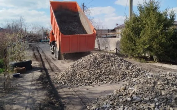 В станице Нижнекундрюченской начался ремонт улицы Братской