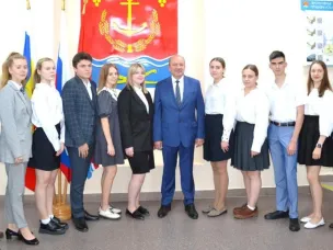 Встреча с отличниками-выпускниками
