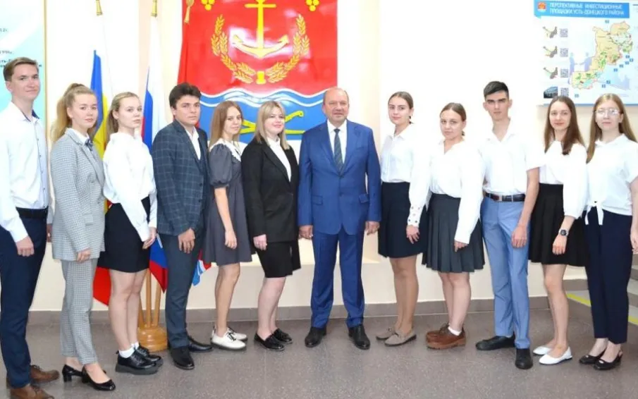 Встреча с отличниками-выпускниками