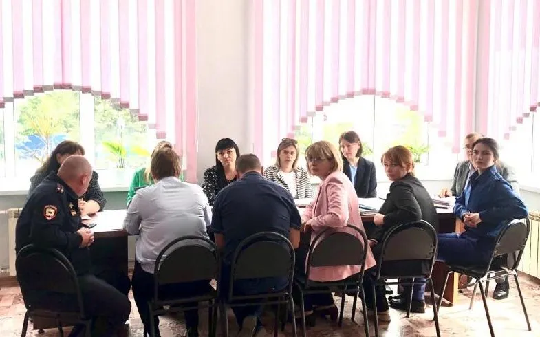 Состоялось очередное заседание комиссии по делам несовершеннолетних