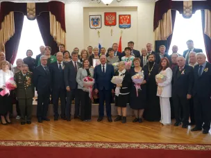 Жители Усть-Донецкого района получили заслуженные награды