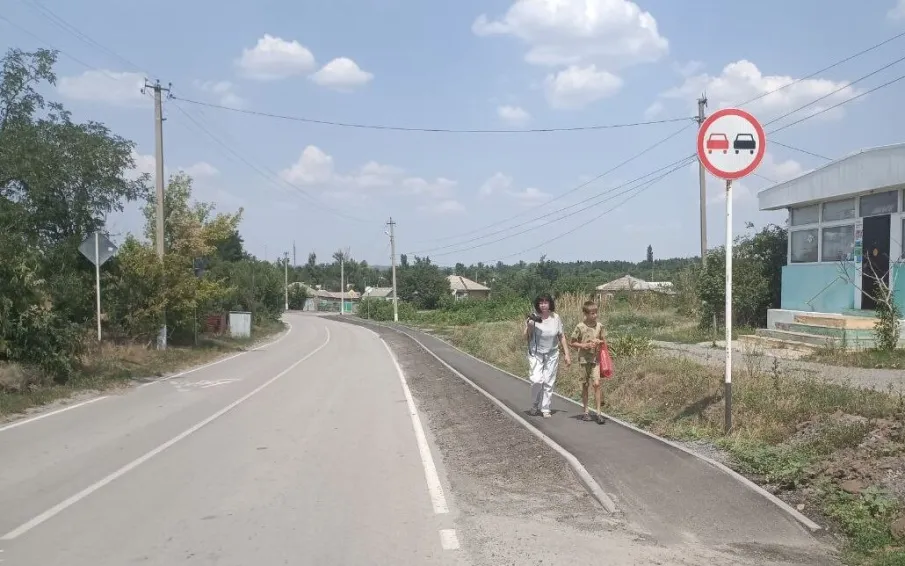 В станице Верхнекундрюченской завершились работы по обустройству тротуара
