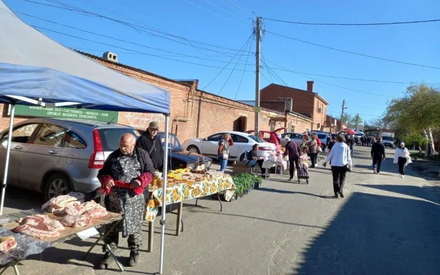 В Усть-Донецком прошла сельскохозяйственная ярмарка