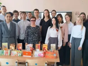 Юным устьдончанам представили выставку архивных документов