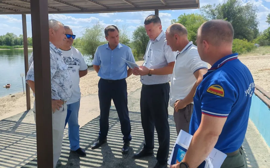 В Усть-Донецком обсудили комплекс мер по защите пляжа