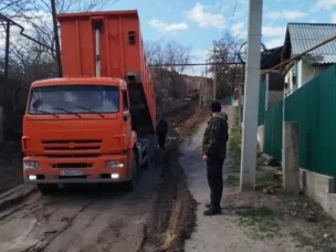 В Усть-Донецком районе начались работы в дорожном хозяйстве