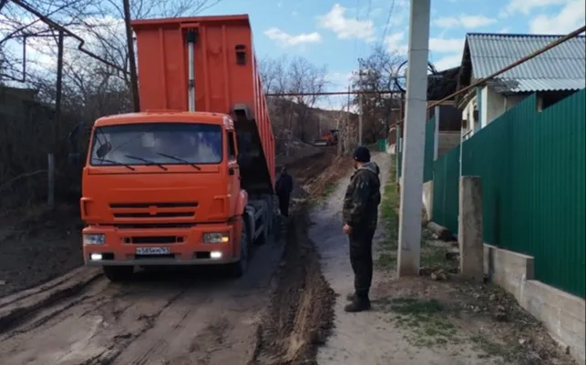 В Усть-Донецком районе начались работы в дорожном хозяйстве