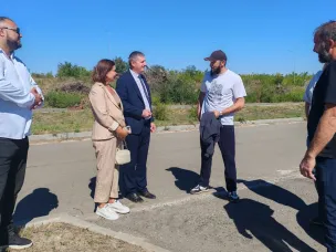 В хуторе Апаринском проверили ход строительства жилья для работников предприятий