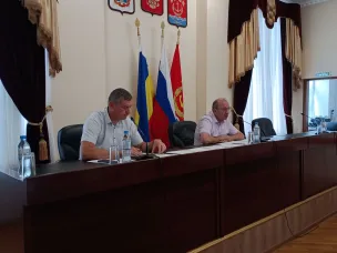 В Усть-Донецком районе обсудили подготовку к осенне-зимнему периоду и ситуацию с задолженностью за ЖКХ