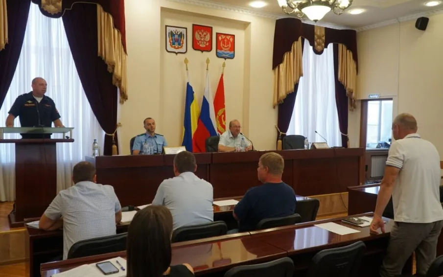 В Усть-Донецком районе обсудили актуальные вопросы обеспечения безопасности дорожного движения
