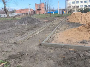 В станице Усть-Быстрянской начаты работы по благоустройству детской площадки в рамках нацпроекта