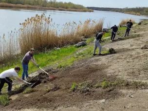 В Усть-Донецком районе прошел День древонасаждения и субботник