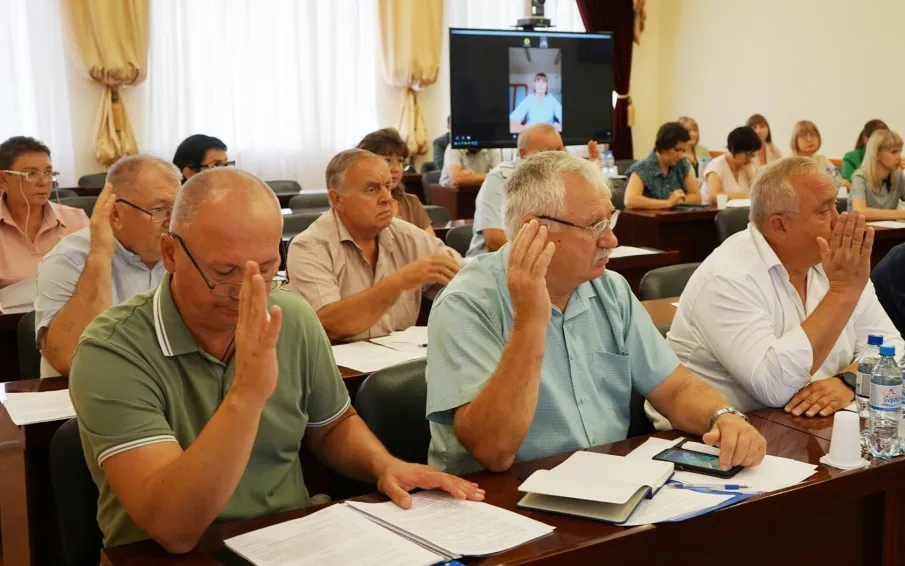 В Усть-Донецком состоялось очередное Собрание депутатов
