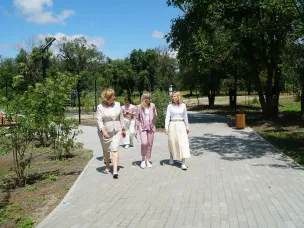 Депутат Госдумы от партии «Единая Россия» Екатерина Стенякина посетила Усть-Донецкий район