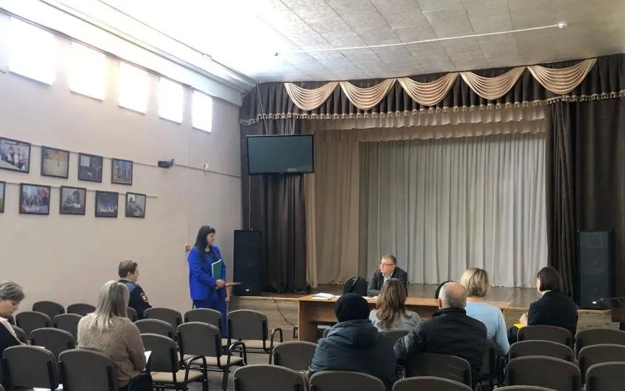Состоялось очередное заседание комиссии по делам несовершеннолетних