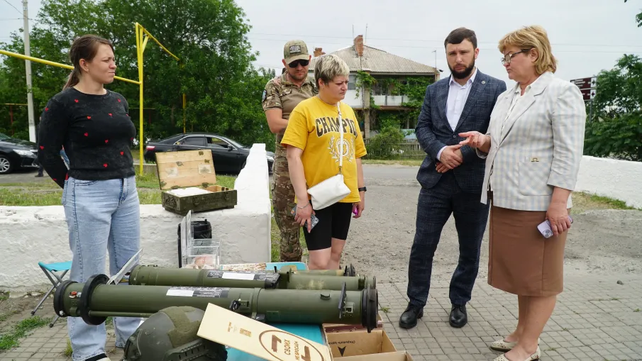 Визит с будущим взглядом: участник программы «Время героев» побывал в Усть-Донецком районе