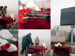 Трагедия, потрясшая весь мир: Стихийный мемориал, свечи и цветы в память о погибших