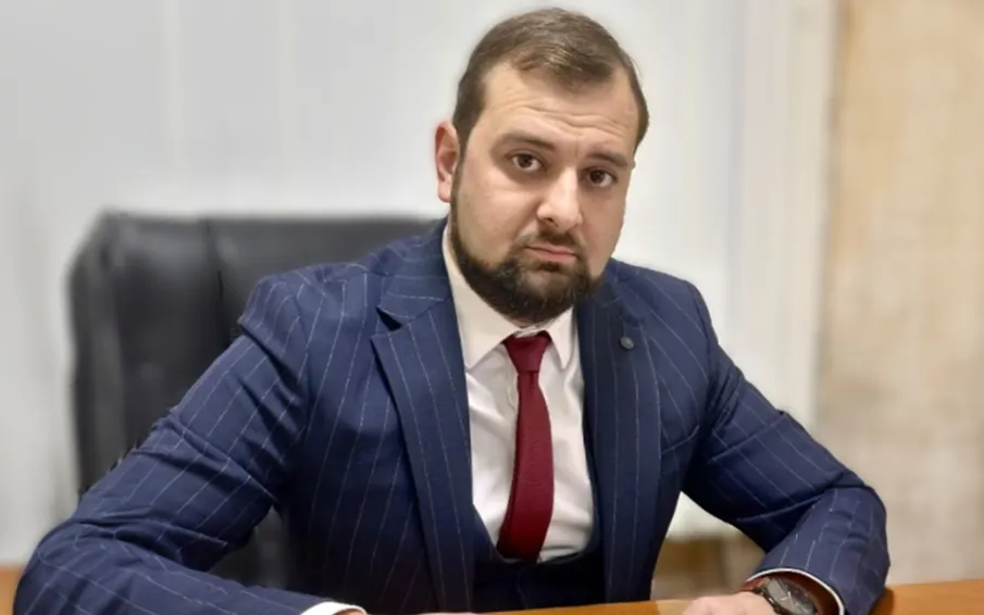 Александр Садовников назначен заместителем главы Администрации Усть-Донецкого района по сельскому хозяйству и перерабатывающей промышленности