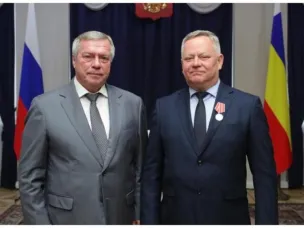 Главный врач ЦРБ Константин Пыльцин награжден медалью Луки Крымского за выдающиеся достижения