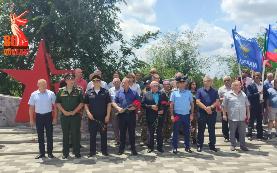 Устьдончане почтили память погибших в годы Великой Отечественной войны