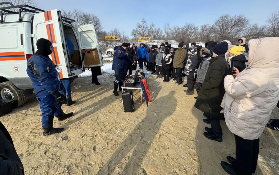 Юным устьдончанам провели показательный урок на открытом водоеме